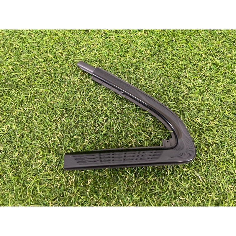 Молдинг двери (уголок) внешний (наружные элементы кузова) Jeep Grand Cherokee WK2 2020 3.6 68257468AB