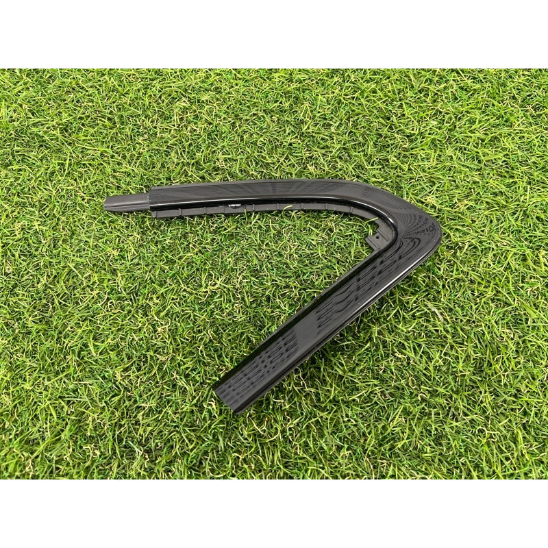 Молдинг двери (уголок) внешний (наружные элементы кузова) Jeep Grand Cherokee WK2 2020 3.6 68257468AB