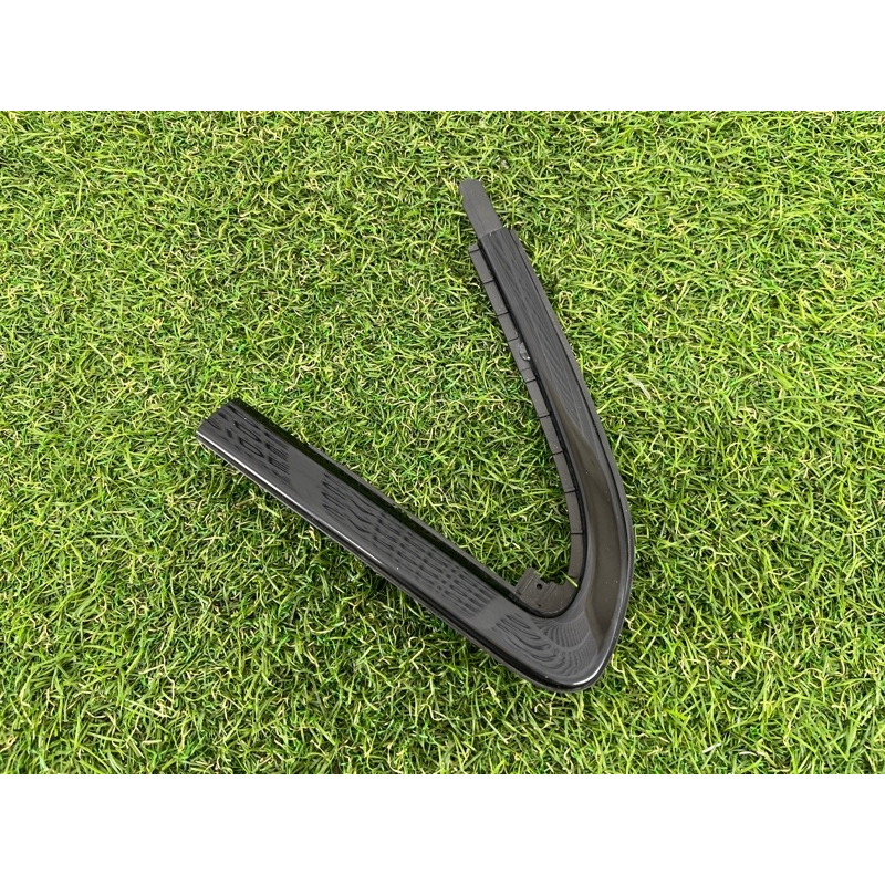 Молдинг двери (уголок) внешний (наружные элементы кузова) Jeep Grand Cherokee WK2 2020 3.6 68257468AB