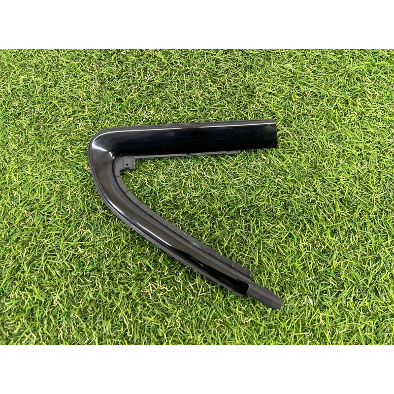 Молдинг двери (уголок) внешний (наружные элементы кузова) Jeep Grand Cherokee WK2 2020 3.6 68257468AB