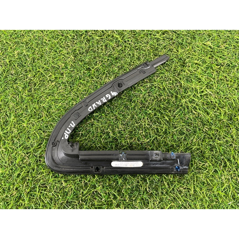 Молдинг двери (уголок) внешний (наружные элементы кузова) Jeep Grand Cherokee WK2 2020 3.6 68257468AB