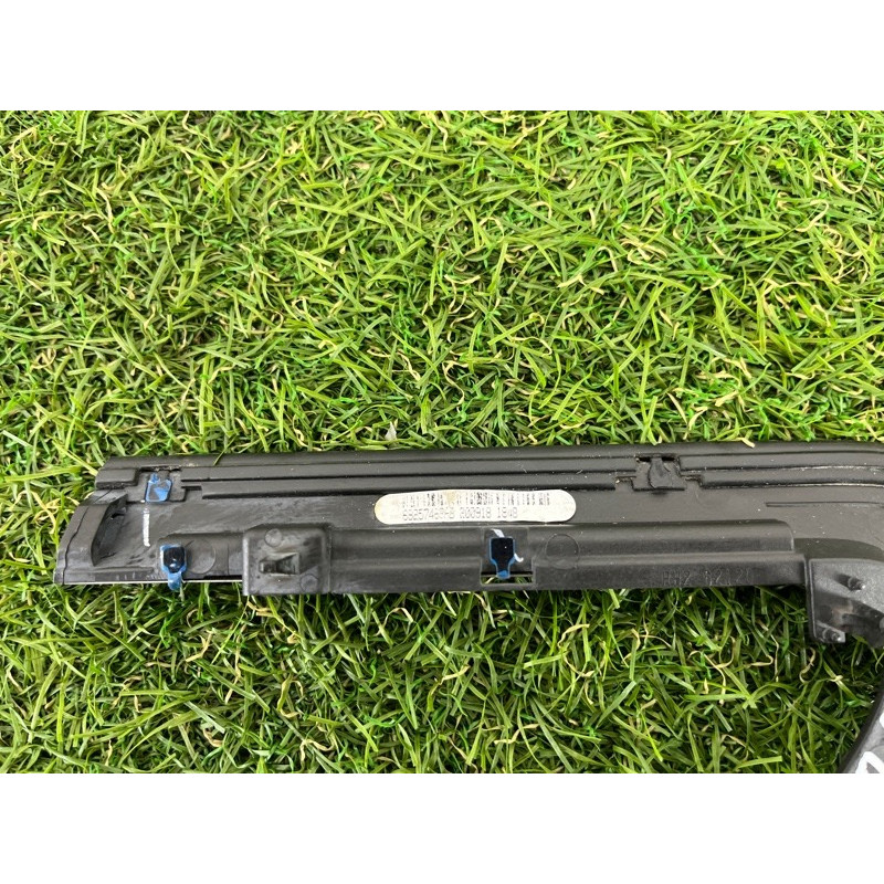 Молдинг двери (уголок) внешний (наружные элементы кузова) Jeep Grand Cherokee WK2 2020 3.6 68257468AB