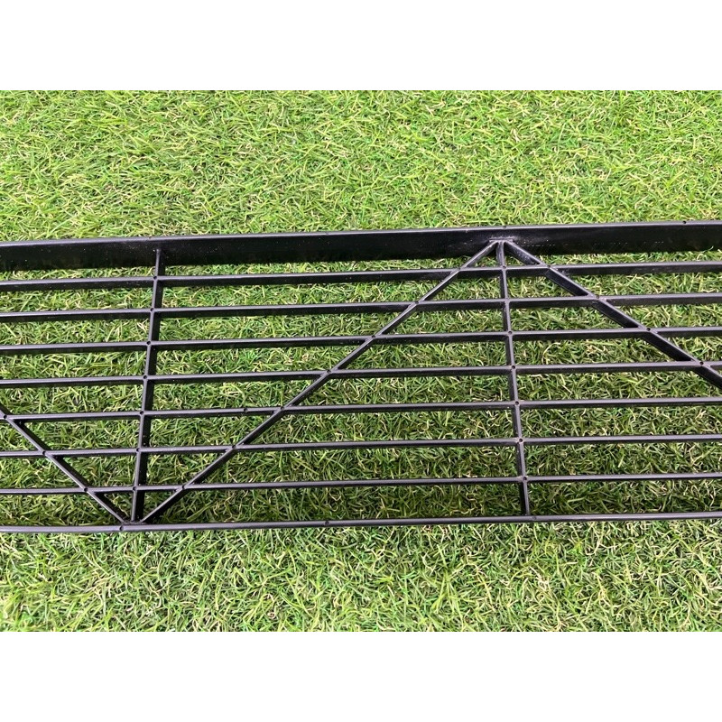 Решетка радиатора (наружные элементы кузова) AUDI Q5 8R 2012 3.2 CALB 8K0820746D