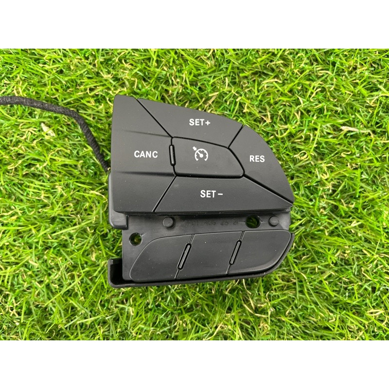 Кнопки руля (электрика / кнопки) Jeep Grand Cherokee WK2 2020 3.6 68321895AA