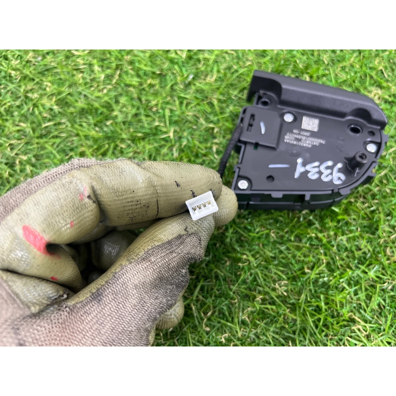 Кнопки руля (электрика / кнопки) Jeep Grand Cherokee WK2 2020 3.6 68321895AA