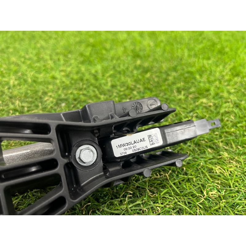 Ручка двери внешняя (кузов и элементы) Jeep Grand Cherokee WK2 2020 3.6 1MW30LAUAE