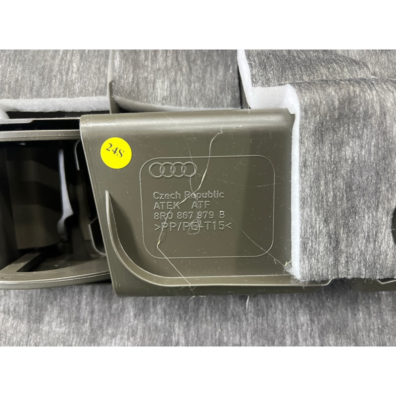 Обшивка кришки багажника (салон) AUDI Q5 8R 2012 3.2 CALB 8R0867979BJ42