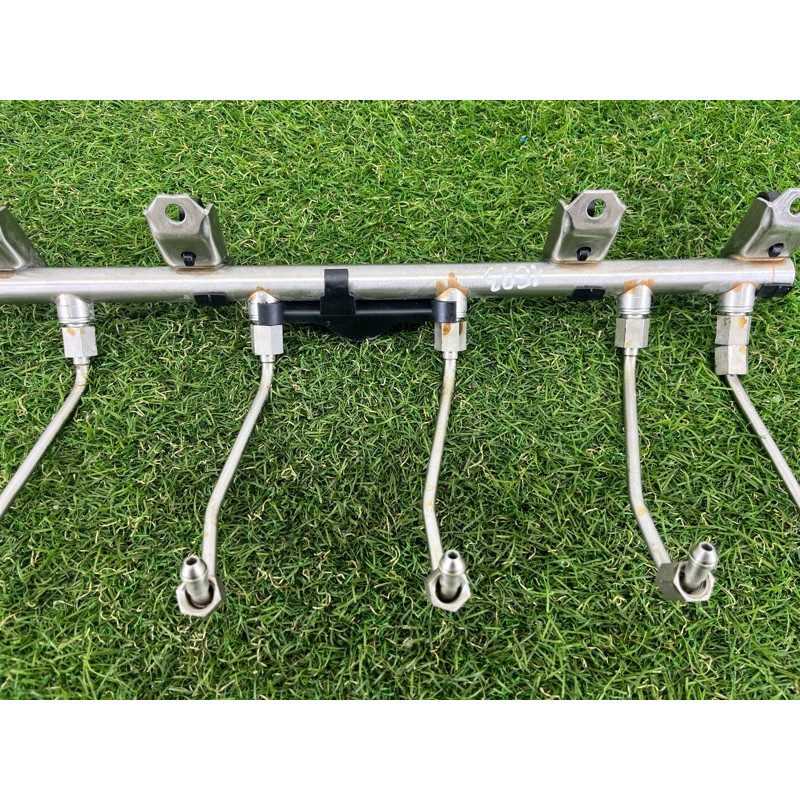 Паливна рампа (паливна система) BMW 3-series E93 2008 3.0 N54 13537575480