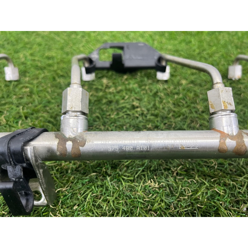 Паливна рампа (паливна система) BMW 3-series E93 2008 3.0 N54 13537575480