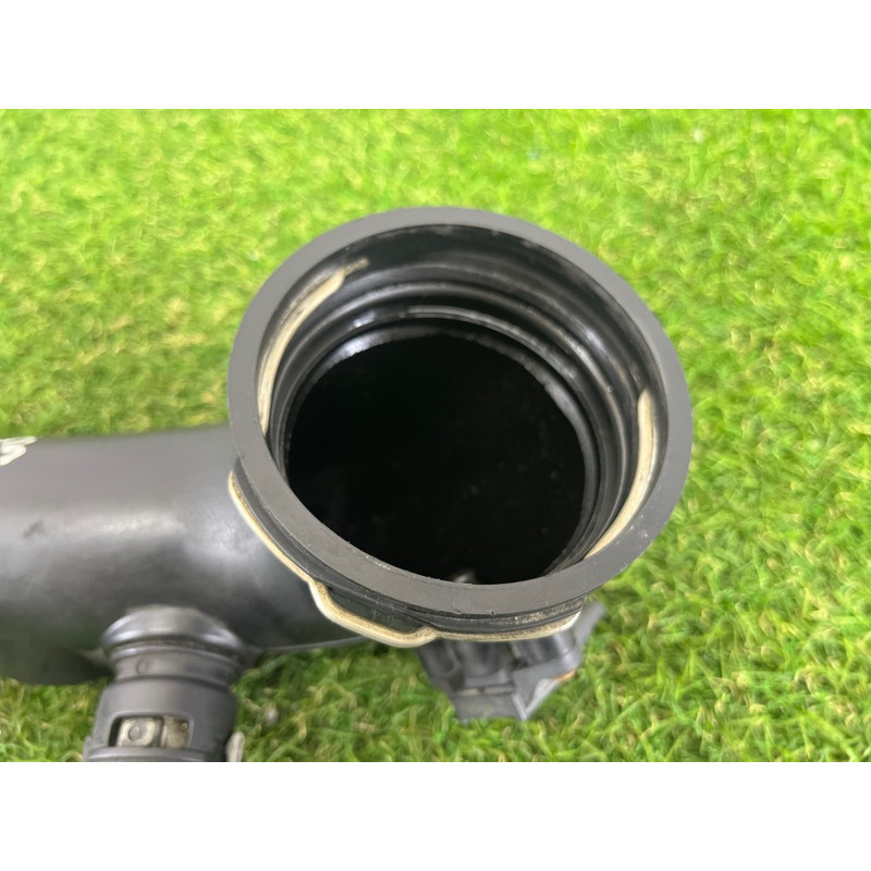 Патрубок интеркулера (двигатель и элементы) BMW 3-series E93 2008 3.0 N54 13717590306