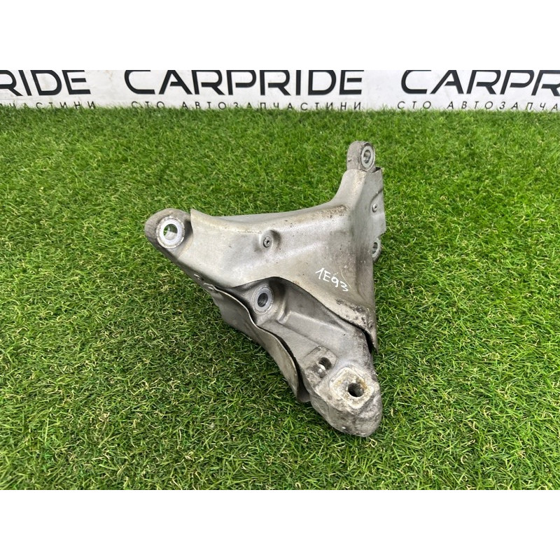 Кріплення подушки двигуна (кронштейни двигуна) BMW 3-series E93 2008 3.0 N54 22116772154