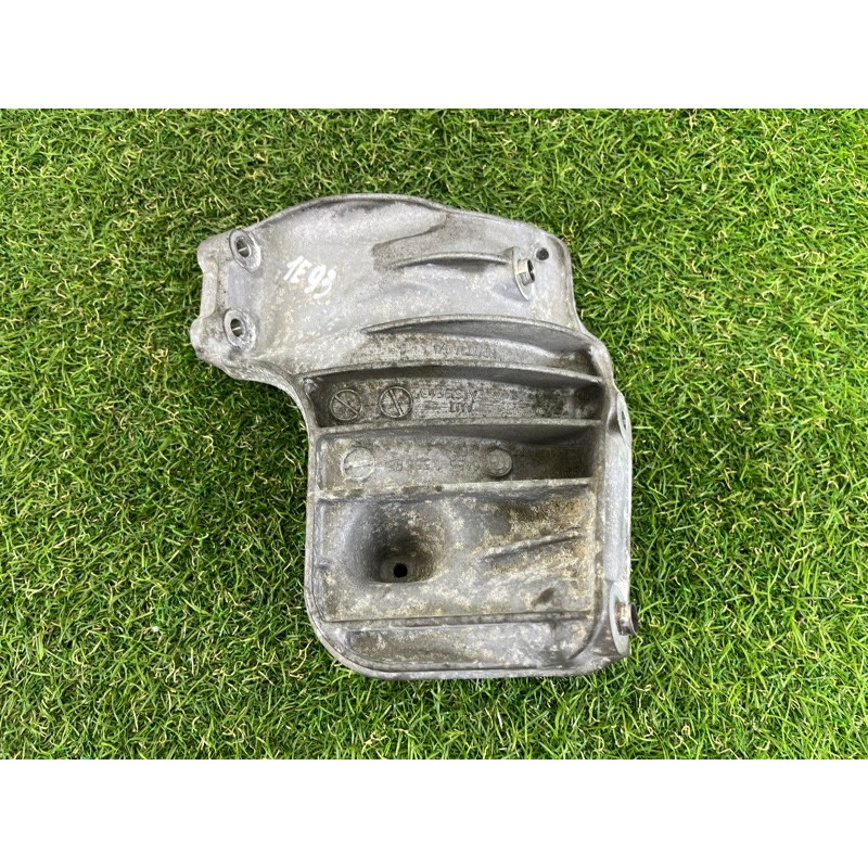 Кронштейн компресора кондиціонера (кронштейни двигуна) BMW 3-series E93 2008 3.0 N54 64557556836