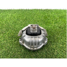 Подушка двигателя