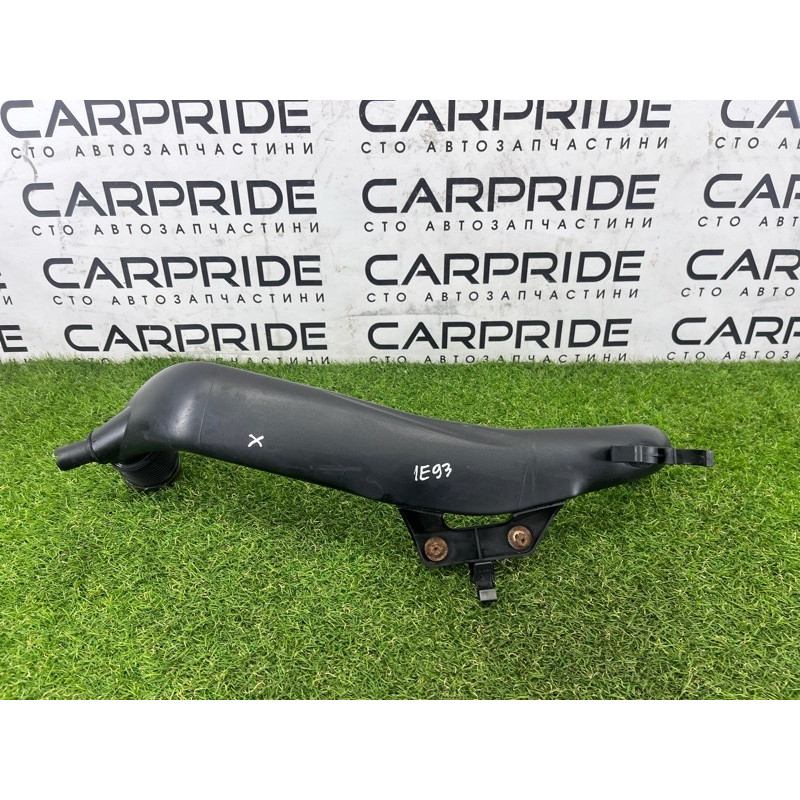 Патрубок воздушного фильтра (впускная система) BMW 3-series E93 2008 3.0 N54 13717556549