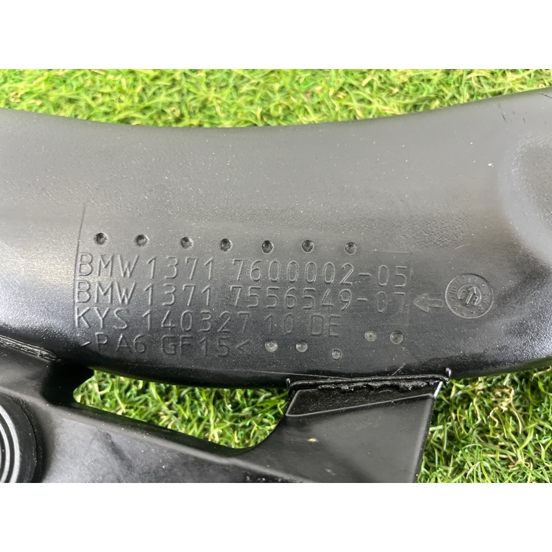 Патрубок воздушного фильтра (впускная система) BMW 3-series E93 2008 3.0 N54 13717556549