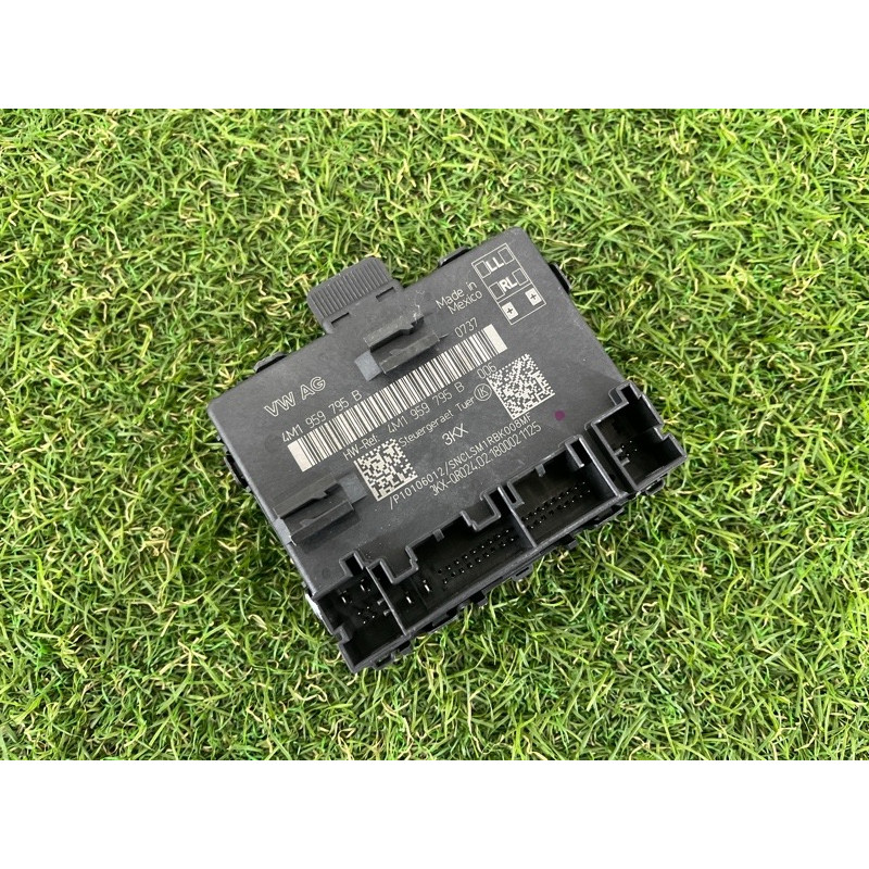 Блок управления дверьми (электрика / блок управления) AUDI SQ5 FY 2018 3.0 CWGD 4M1959795B