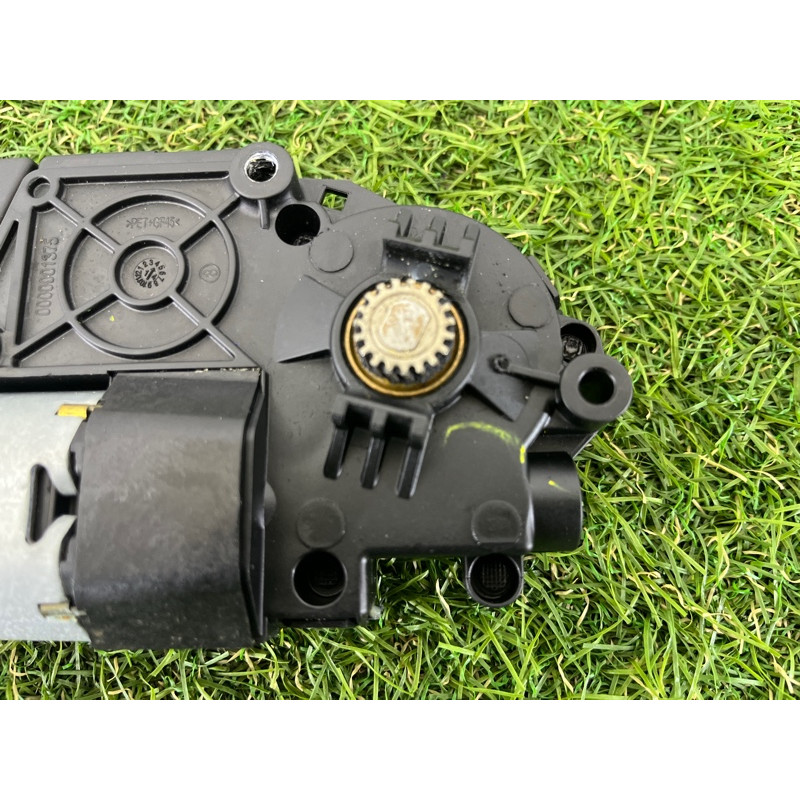 Мотор люка (электрика) Jeep Grand Cherokee WK2 2017 68081054AD