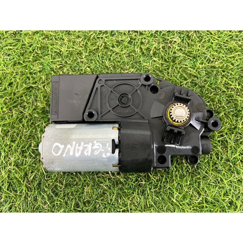 Мотор люка (электрика) Jeep Grand Cherokee WK2 2014 3.0 Diesel EXF 68081054AB