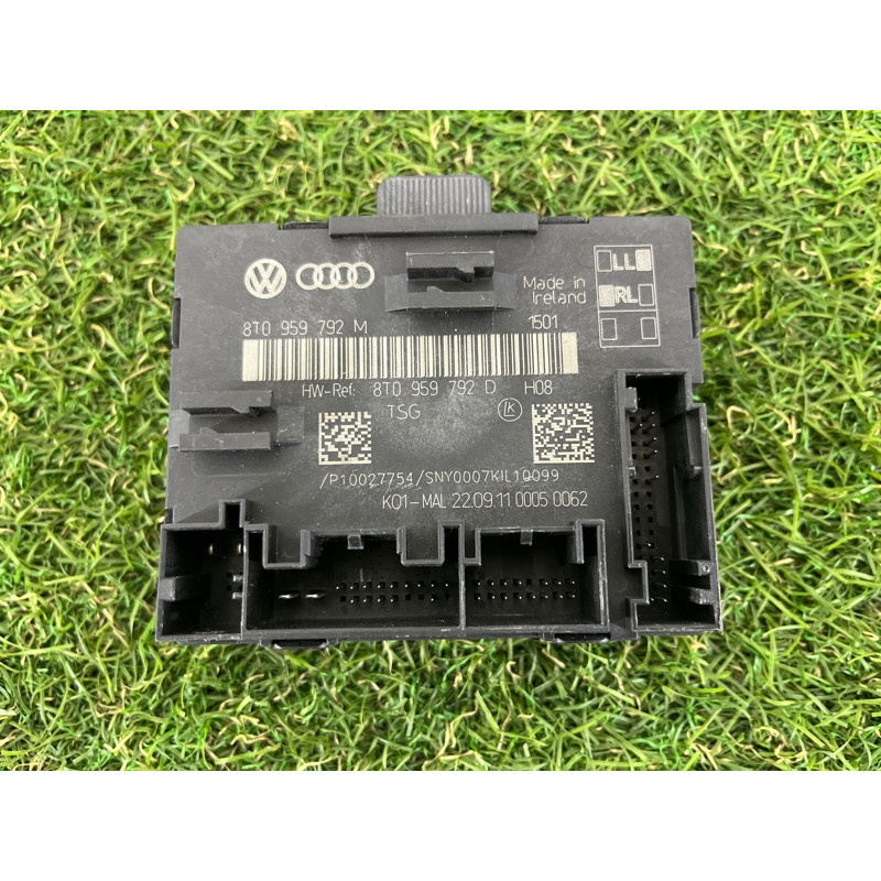 Блок управления дверьми (электрика / блок управления) AUDI A4 B8 2012 2.0 CAEB 8T0959792M