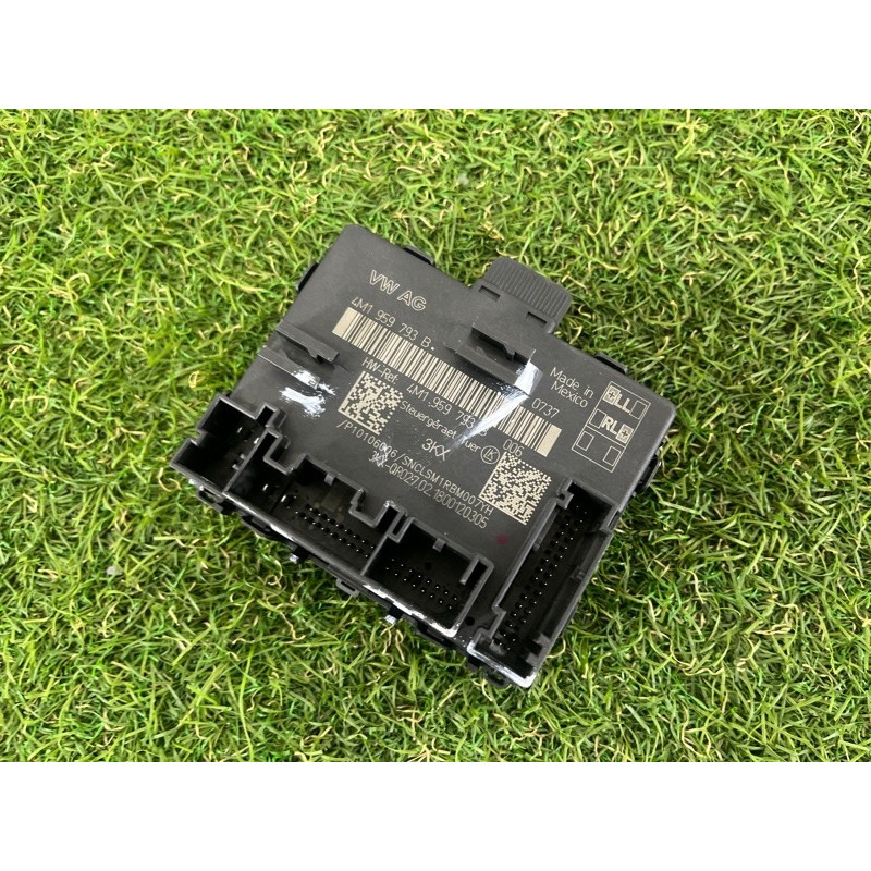 Блок управления дверьми (электрика / блок управления) AUDI SQ5 FY 2018 3.0 CWGD 4M1959793B