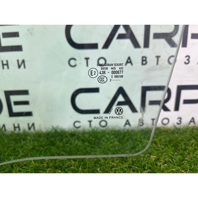 Скло (кузов і елементи) Volkswagen Touareg NF 2012 3.6 CGRA 7P6845021B