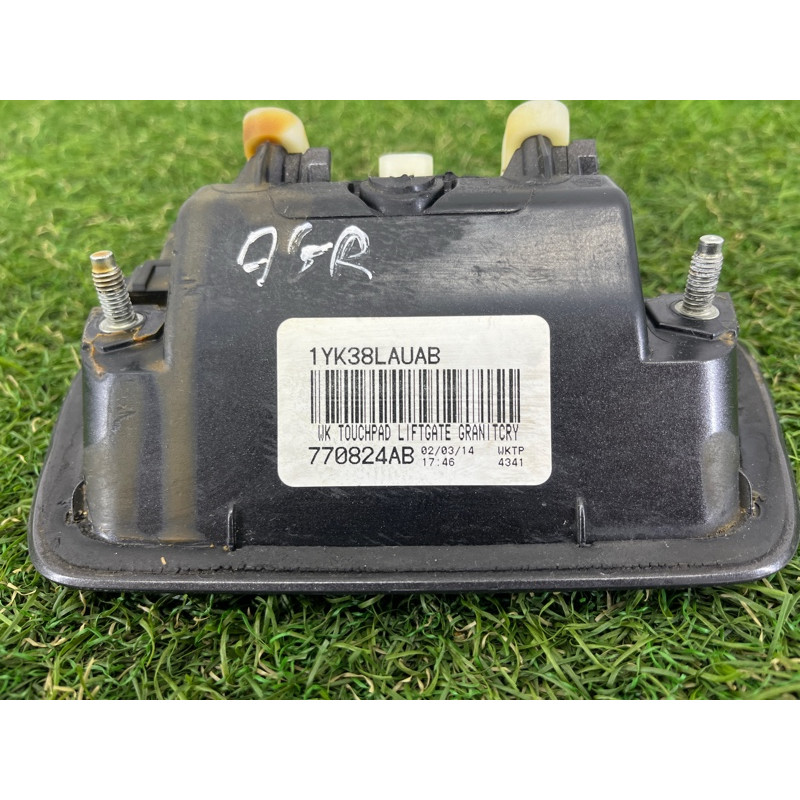 Ручка багажника (кузов и элементы) Jeep Grand Cherokee WK2 2014 3.0 Diesel EXF 1YK38LAUAA