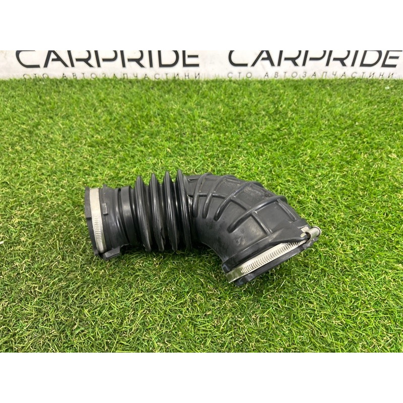 Патрубок воздушного фильтра (впускная система) AUDI A4 B8 2012 2.0 CAEB 06H129629E