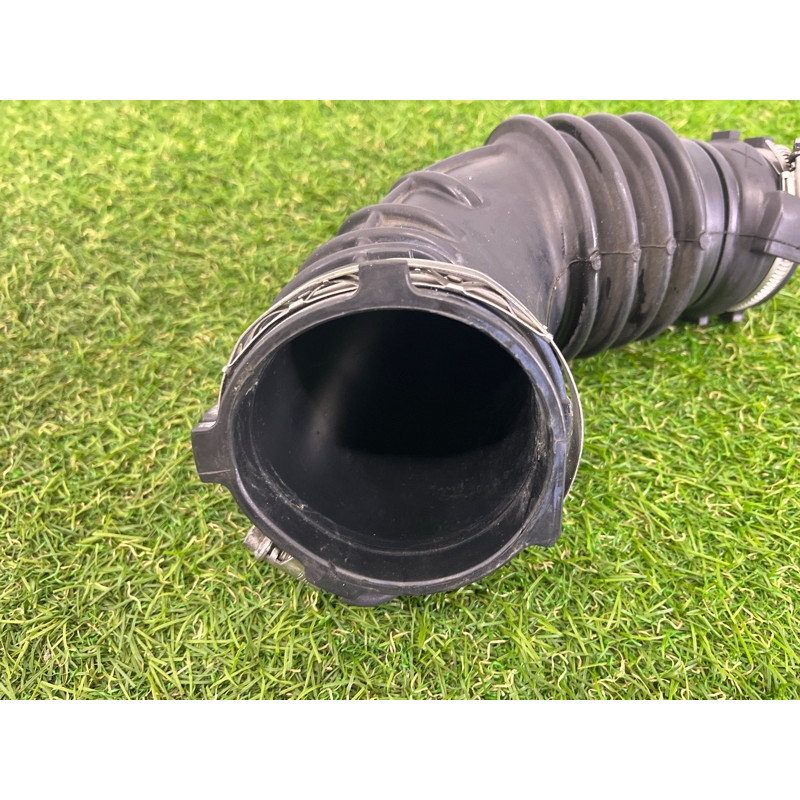 Патрубок воздушного фильтра (впускная система) AUDI A4 B8 2012 2.0 CAEB 06H129629E