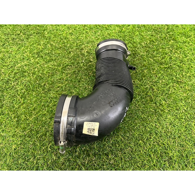 Патрубок воздушного фильтра (впускная система) AUDI A5 F5 2020 2.0 CYMC 06L129629G