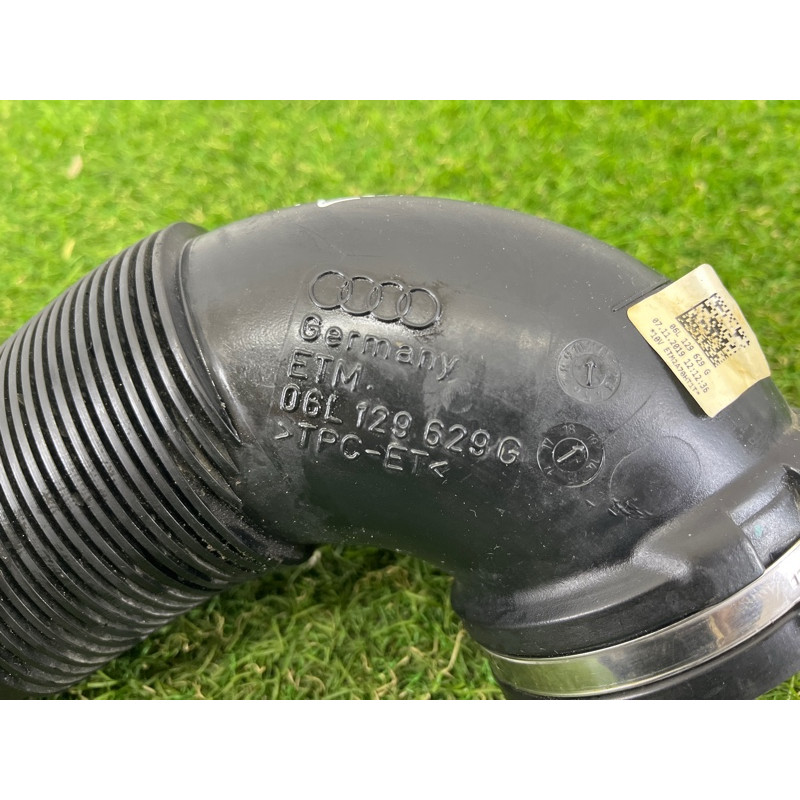 Патрубок воздушного фильтра (впускная система) AUDI A5 F5 2020 2.0 CYMC 06L129629G