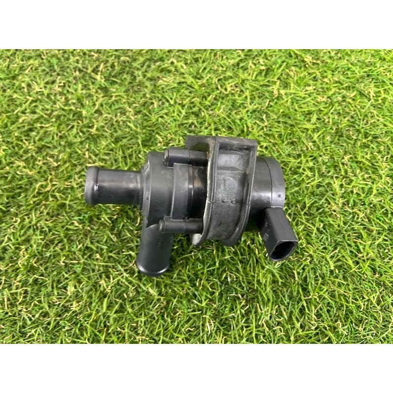 Помпа электрическая (электрика) AUDI A4 B8 2012 2.0 CAEB 06H965561