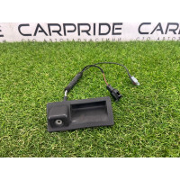 Кнопка відкривання кришки багажника