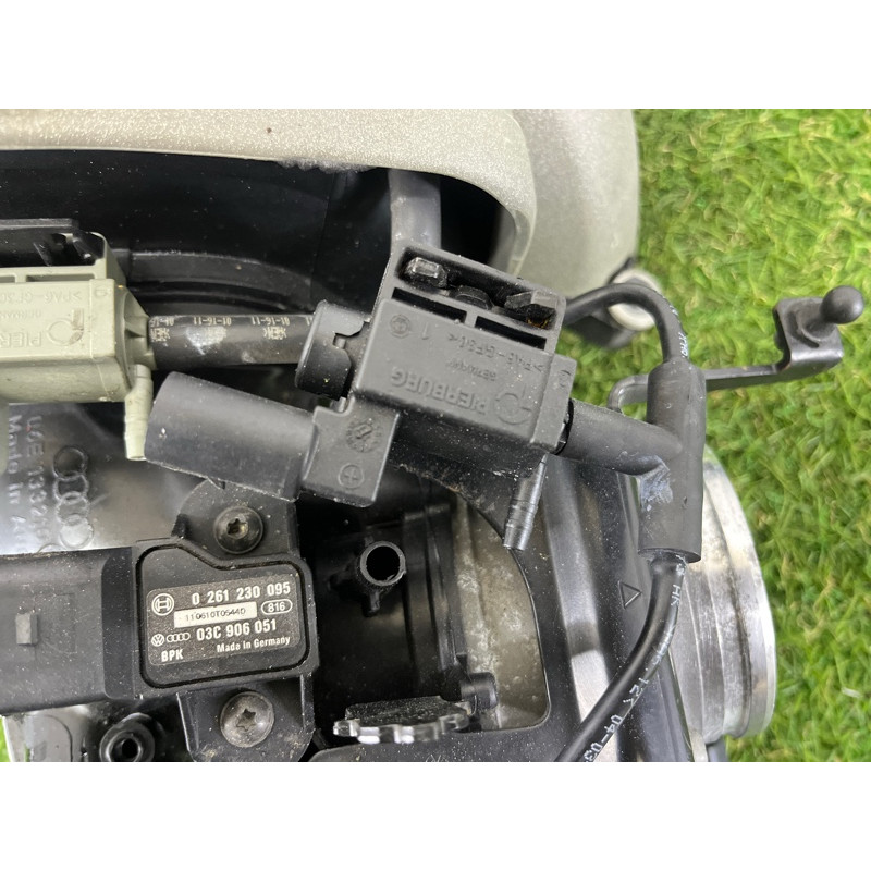 Коллектор впускной (впускная система) AUDI Q5 8R 2012 3.2 CALB 06E133210M