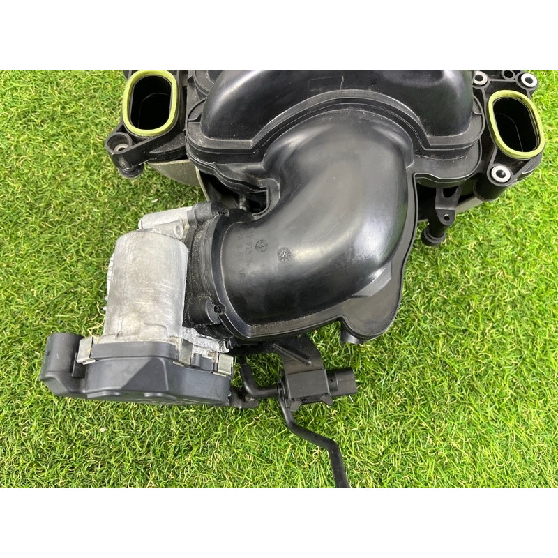 Коллектор впускной (впускная система) AUDI Q5 8R 2012 3.2 CALB 06E133210M