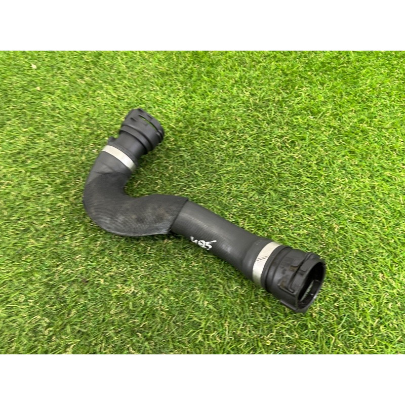 Патрубок (система охлаждения) AUDI Q5 8R 2012 3.2 CALB 8R0121049M