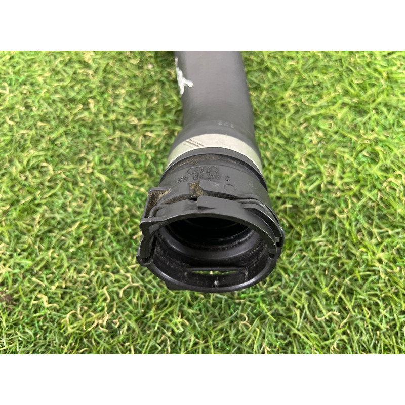 Патрубок (система охлаждения) AUDI Q5 8R 2012 3.2 CALB 8R0121049M