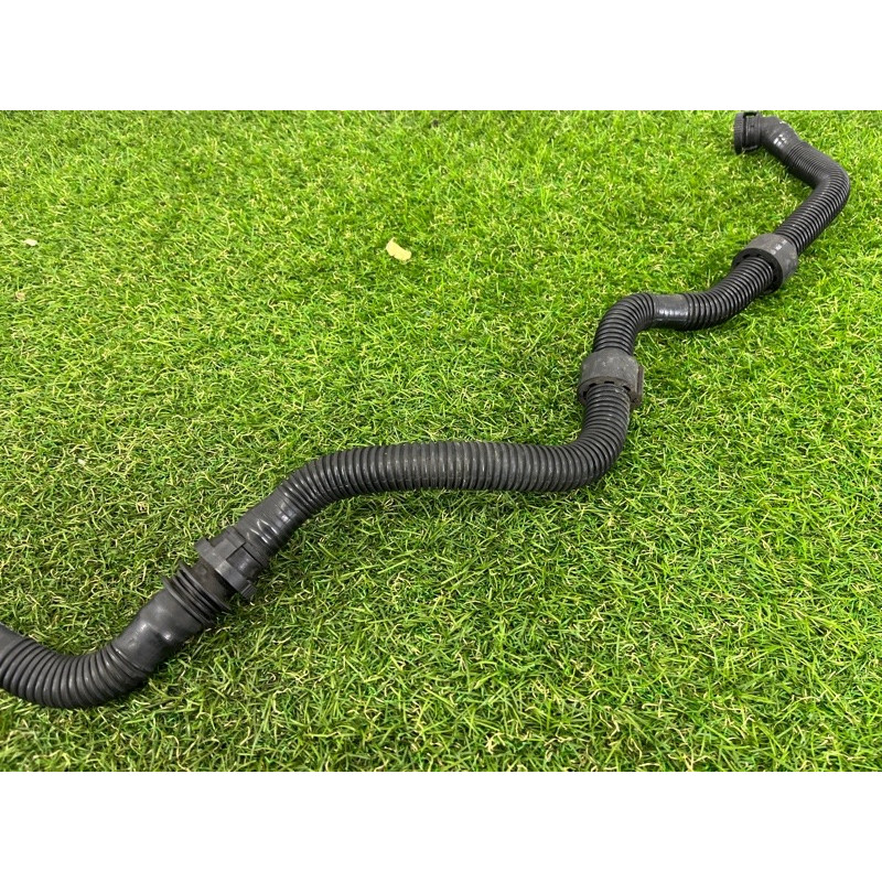 Трубка насоса вторичного воздуха (двигатель и элементы) AUDI Q5 8R 2012 3.2 CALB 06E133817K