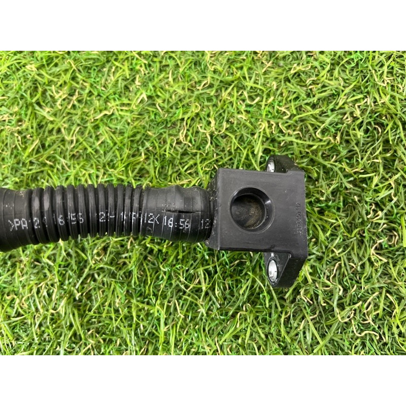 Трубка насоса вторичного воздуха (двигатель и элементы) AUDI Q5 8R 2012 3.2 CALB 06E133817K