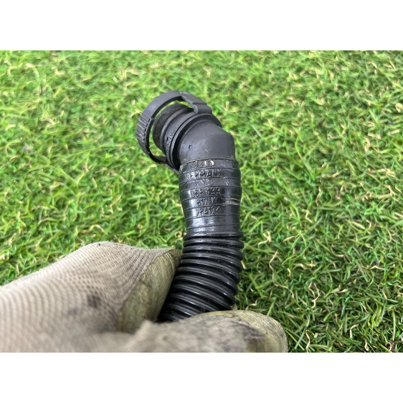 Трубка насоса вторичного воздуха (двигатель и элементы) AUDI Q5 8R 2012 3.2 CALB 06E133817K