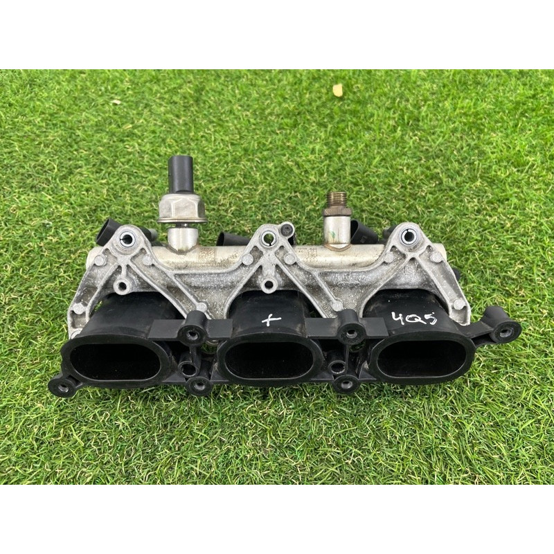 Коллектор впускной (впускная система) AUDI Q5 8R 2012 3.2 CALB 06E133125D