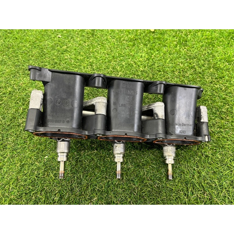 Коллектор впускной (впускная система) AUDI Q5 8R 2012 3.2 CALB 06E133125D