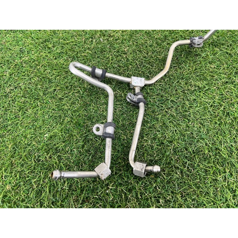 Трубка топливная (топливная система) AUDI Q5 8R 2012 3.2 CALB 06E127501AB