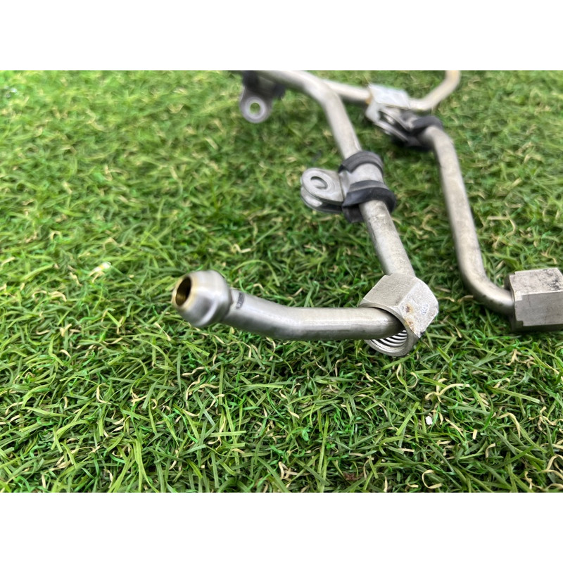 Трубка топливная (топливная система) AUDI Q5 8R 2012 3.2 CALB 06E127501AB