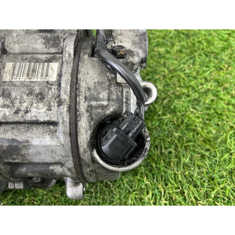 Компрессор кондиционера (отопление и кондиционирование) AUDI Q5 8R 2012 3.2 CALB 8K0260805K