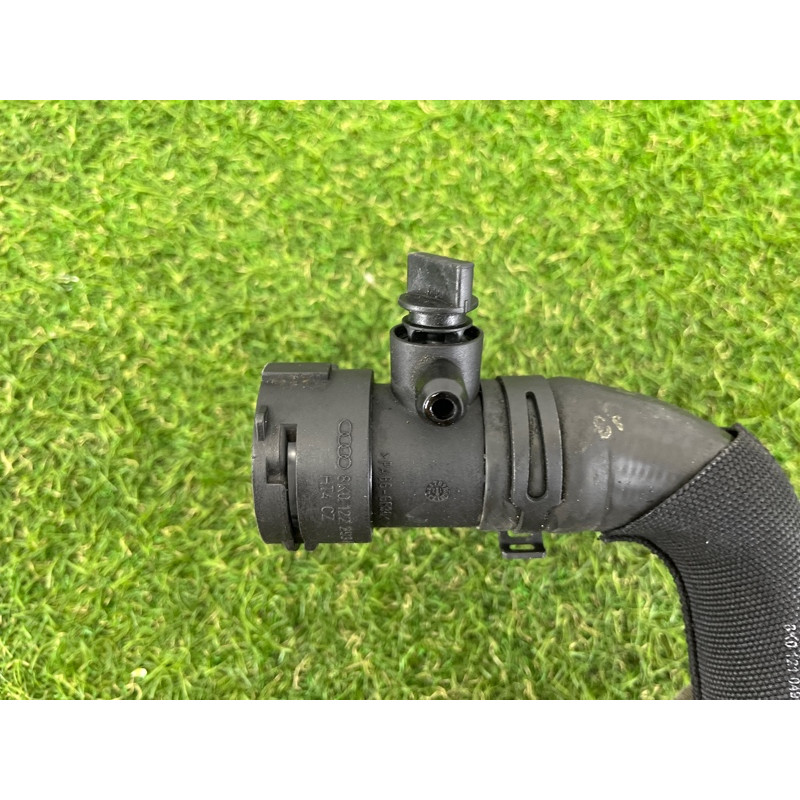 Патрубок (система охлаждения) AUDI A4 B8 2012 2.0 CAEB 8K0121055N