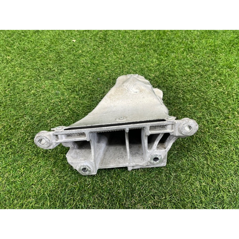 Кронштейн подушки двигателя (кронштейны двигателя) BMW X5 E70 2011 3.0 N57 22116790026