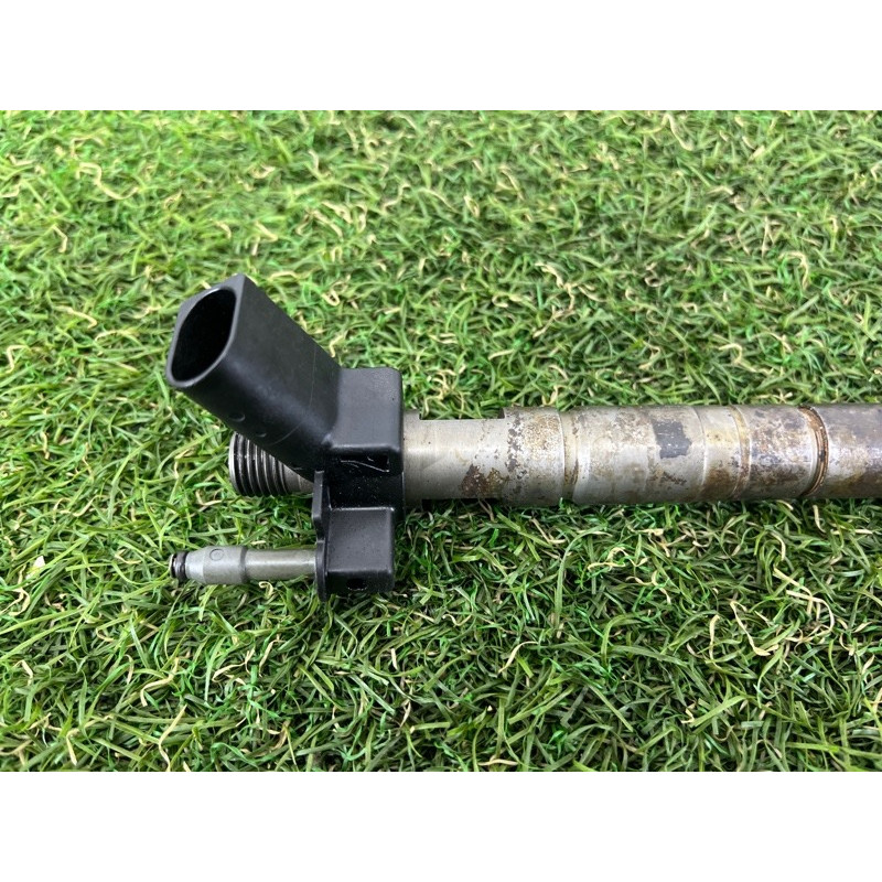 Форсунка топливная (топливная система) BMW X5 E70 2011 3.0 N57 13537805428