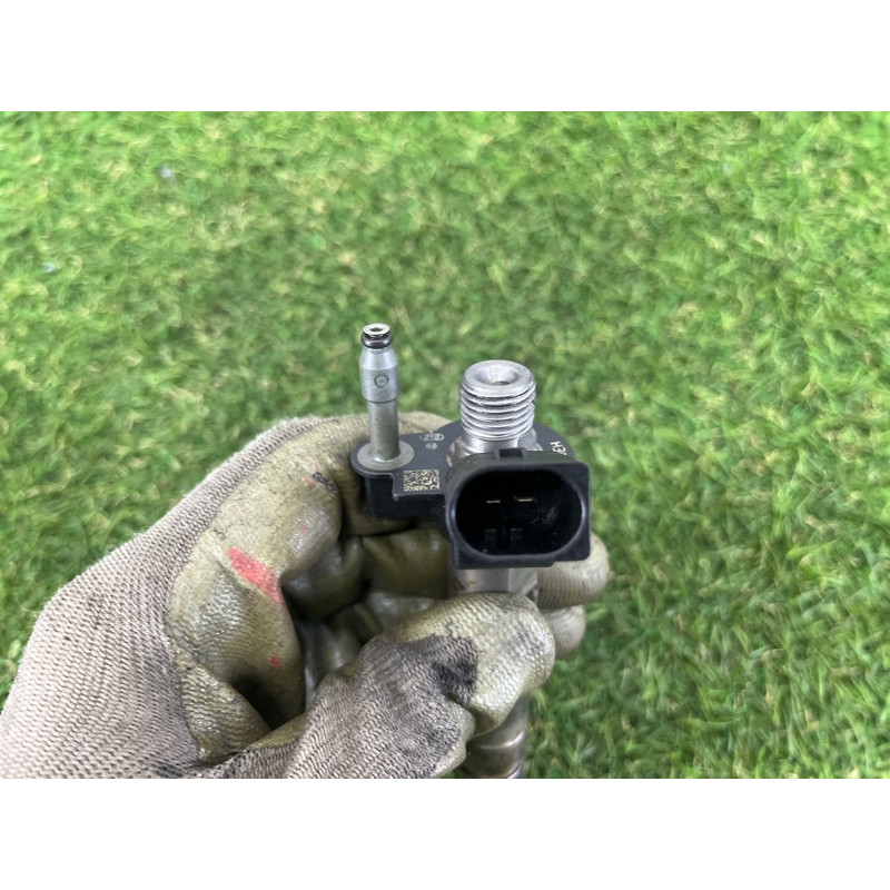 Форсунка топливная (топливная система) BMW X5 E70 2011 3.0 N57 13537805428