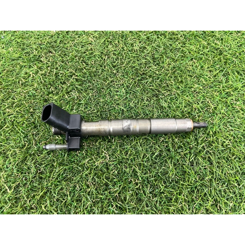 Форсунка топливная (топливная система) BMW X5 E70 2011 3.0 N57 13537805428