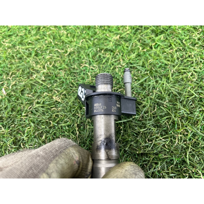 Форсунка топливная (топливная система) BMW X5 E70 2011 3.0 N57 13537805428